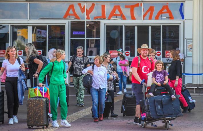 Antalya ekim ayında zirveyi gördü... 10 ayda 16 milyon turist