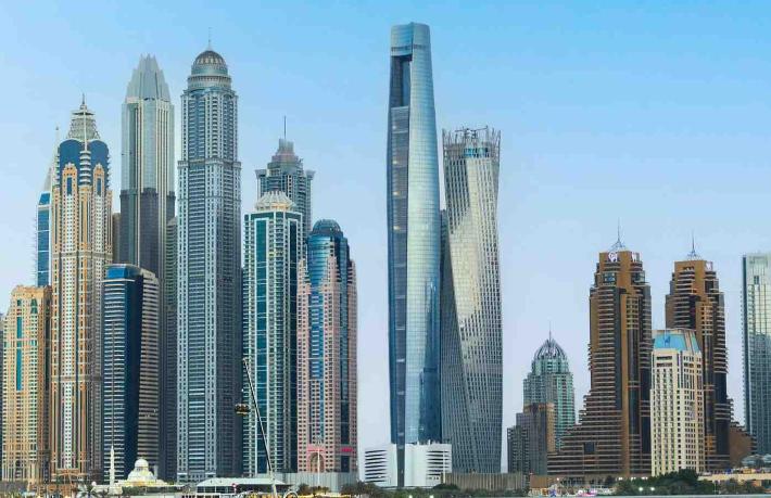 Dubai'de dünyanın en yüksek oteli açıldı