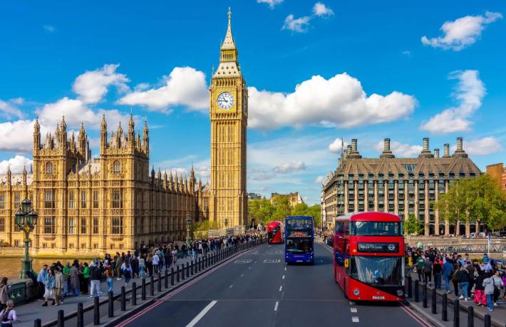 İngiltere, ülkeye gelen turistlerden tatil vergisi alacak