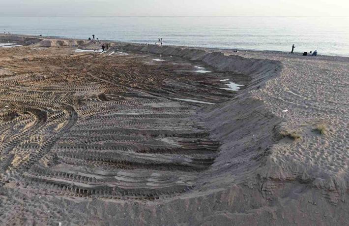 Turizm cennetinde tüm sahili çaldılar