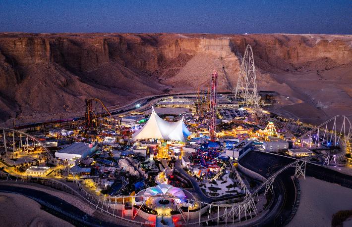 Suudi Arabistan, çöle iki dev eğlence merkezi kurdu