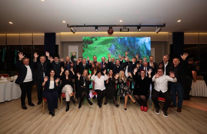 Egeli ve Bosna Hersekli turizmcilerden coşkulu kutlama