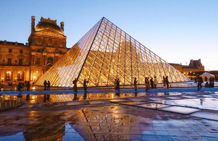Louvre Müzesi’nde soygundan sonra şimdi de su sızıntısı