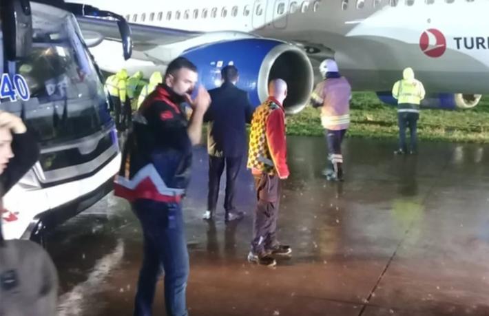 AJet uçağı, Sabiha Gökçen'de pistten çıktı