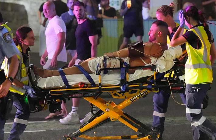 Avustralya'da plaja silahlı saldırı... 11 kişi hayatını kaybetti