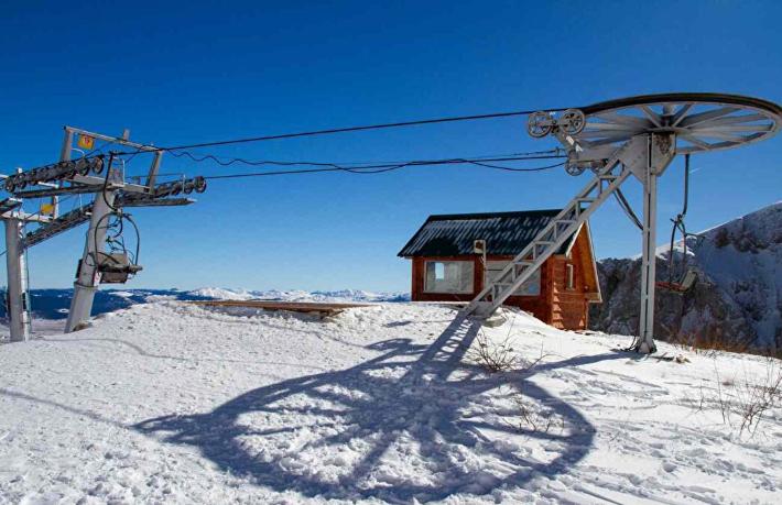 Telesiyejler çarpıştı... Turist, 70 metreden boşluğa düştü