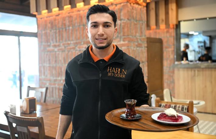 50 Lira diye 50 Euro bahşiş verdi... Ertesi gün arayıp parasını geri istedi