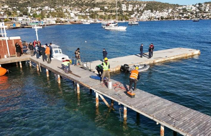 Türkbükü’nde kaçak liman ve izinsiz iskeleler yıkıldı