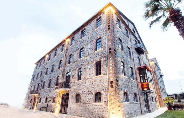 3 tarihi yapı İzmir Belediyesi'nden alındı