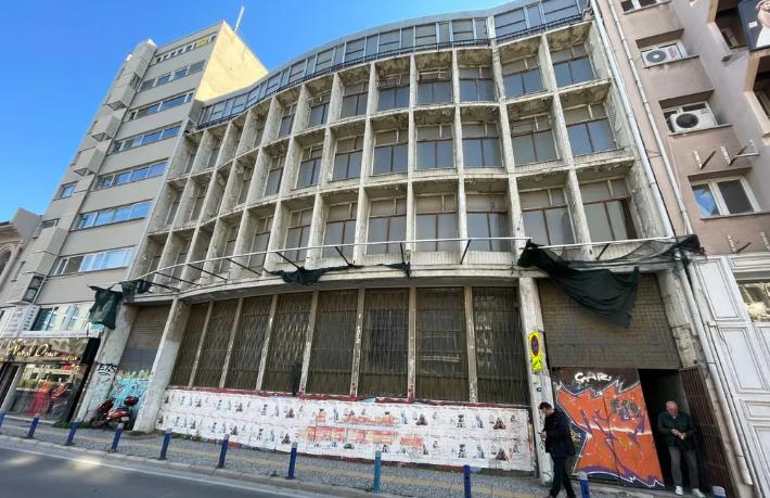 İzmir'deki tarihi banka binası lüks otel olacak
