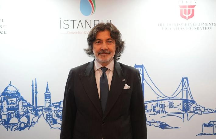 Bahadır Yaşık’tan pasaport kuyruğu tepkisi... Gerekirse ITB’yi boykot edelim