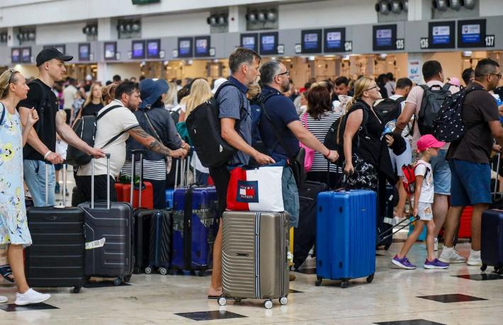 Antalya'ya şubatta ne kadar turist geldi?