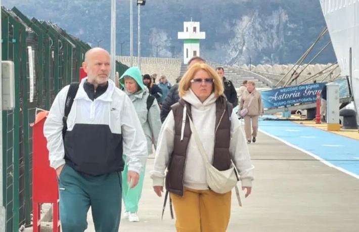 Sezonun ilk Rus turist kafilesi geldi