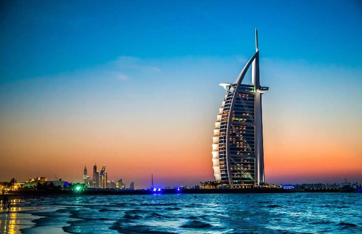 Dubai'nin simgesi Burj Al Arab 18 ay kapalı kalacak