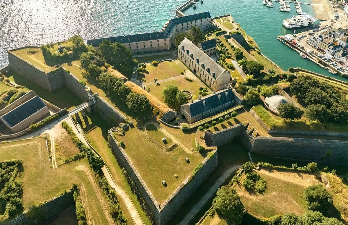 500 yıllık Vauban Kalesi lüks otel oluyor