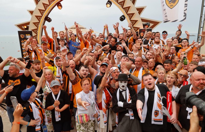 Acun Ilıcalı, Hull City taraftarlarıyla Corendon Hydros Club Kemer’de buluştu