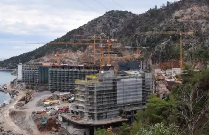 17 kez ruhsatı iptal edildi... Şinpaş otel inşaatı sürüyor