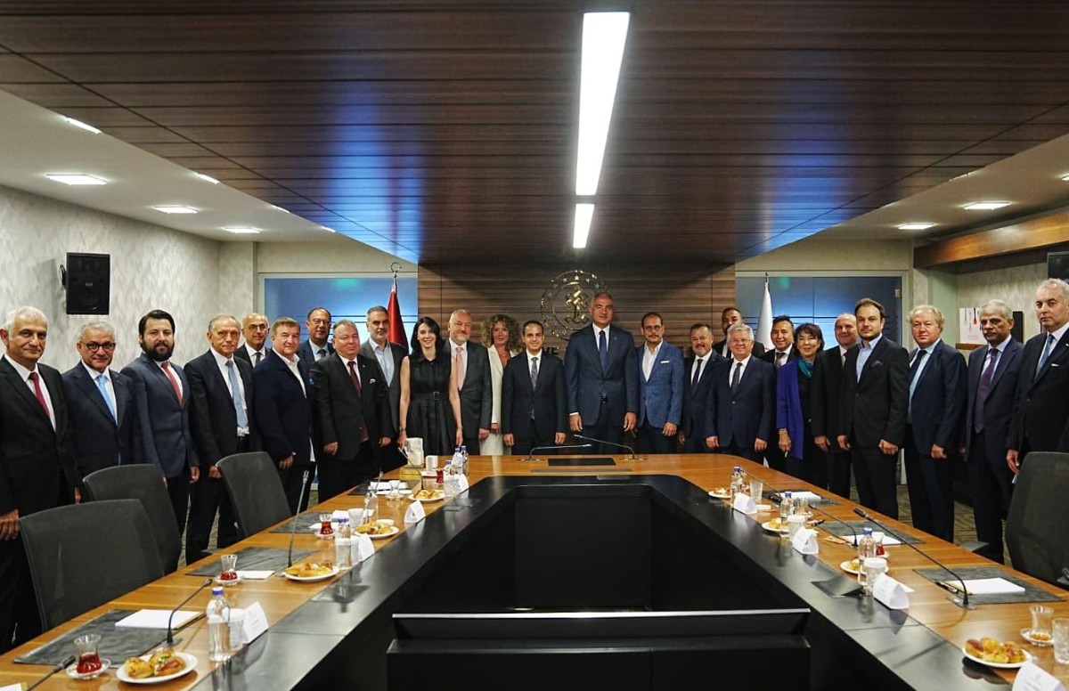 TÜROFED Yönetim Kurulu'ndan Bakan Ersoy'a ziyaret