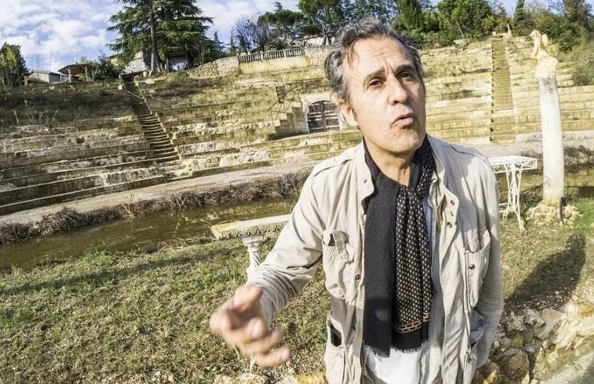 Sahte antik tiyatro inşa etti... Yıllarca turistlerden 40 Euro giriş ücreti aldı