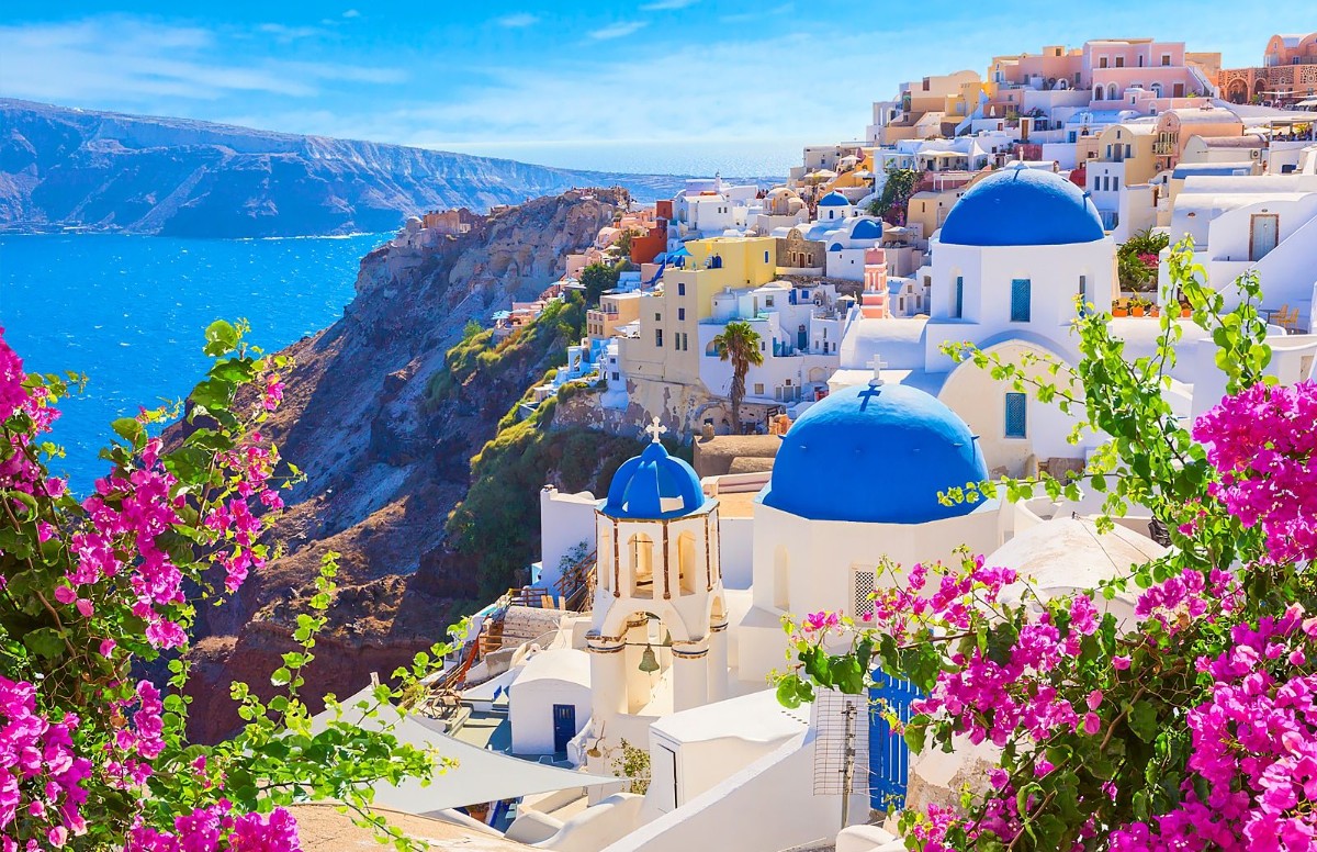 Santorini çöktü... Kruvaziyer yolcuları karaya çıkamıyor