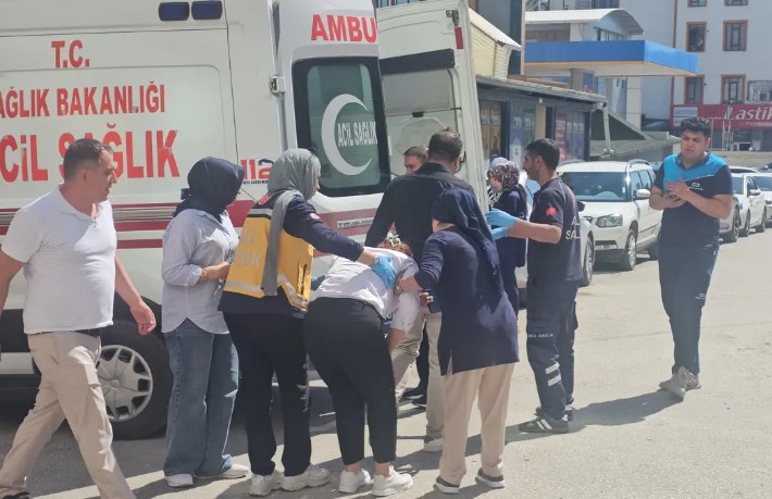 Elazığ'da otel yangını... 10 kişi dumandan etkilendi