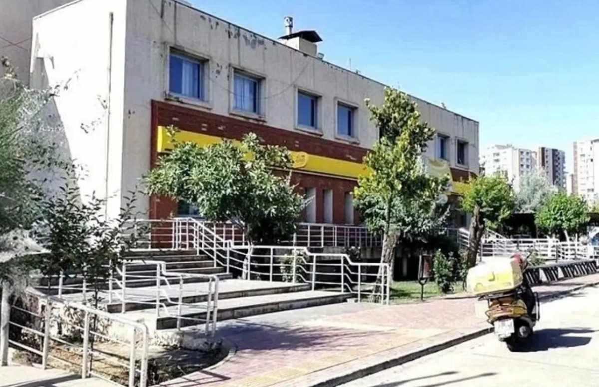 Eski postane binası otel olacak