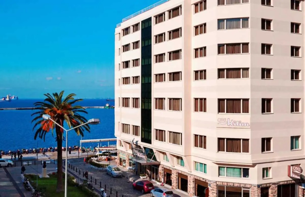 İzmir’in köklü oteli yeniden inşa edilecek