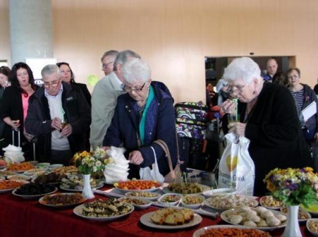 İngiliz turistlere lokum ve baklavalı karşılama