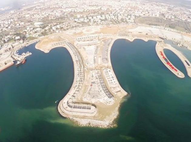 İstanbul'a deniz üstünde otel