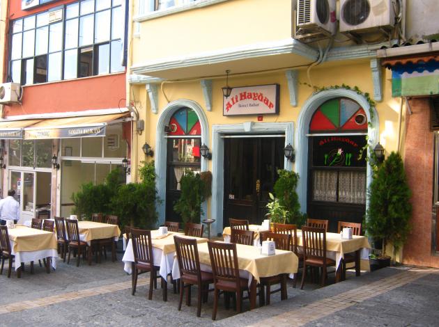 Ünlü restoranın sahibi kazada öldü