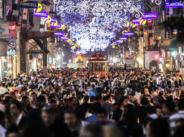 İstiklal Caddesi tarihine yüz mü çeviriyor?