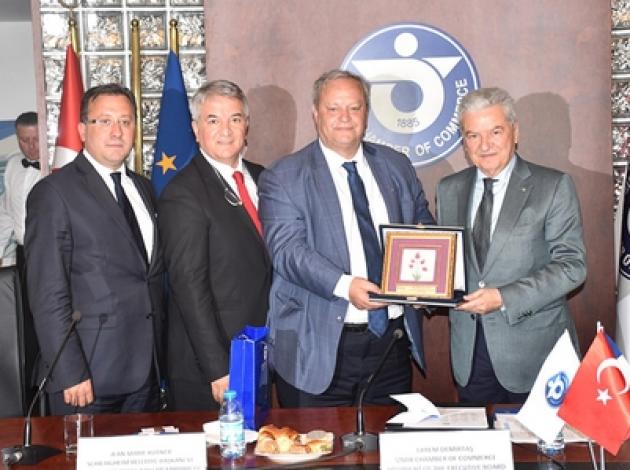 İzmir, Paris'ten daha tehlikeli değil