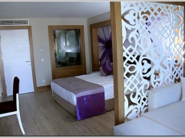 Jacaranda Imperial Side’de hizmete girdi