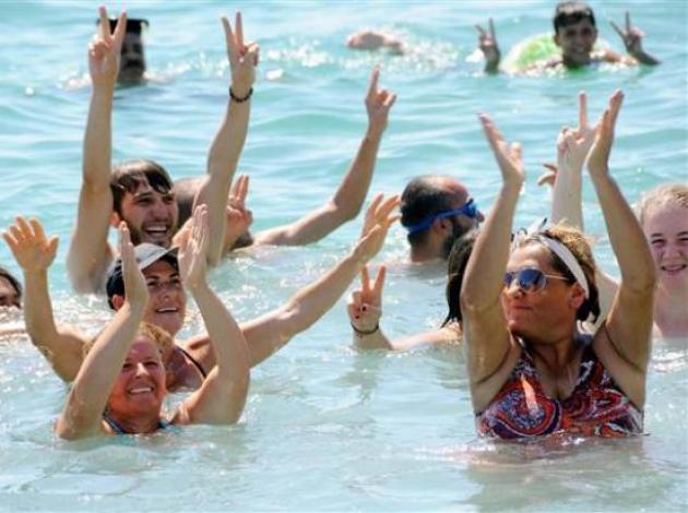 Kadınlar Plajı'na 'Kadınlı erkekli' protesto 
