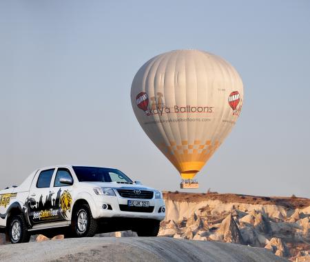 Kapadokya’da sıcak hava balonu düştü