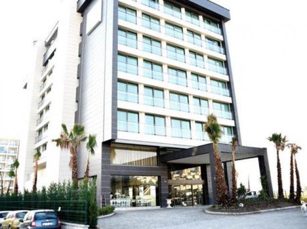 Karşıyaka'nın ilk business oteli hizmete girdi