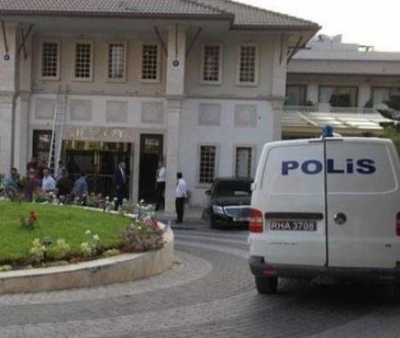 Kıbrıs'ta 5 yıldızlı otele kurşun yağdırdılar