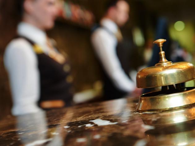Otel resepsiyonunda çalışmak için gerekli özellikler neler?
