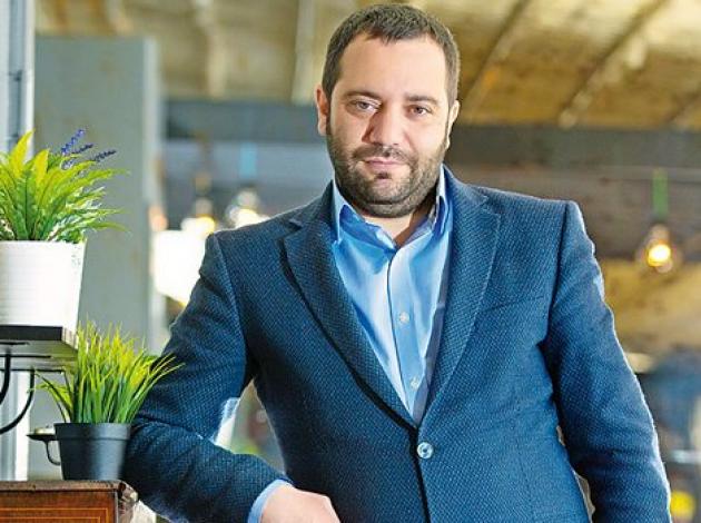Konakladığı oteldeki hizmeti beğenmedi, otelci oldu