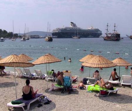 Kruvaziyer turizmi Bodrum'u hareketlendirdi