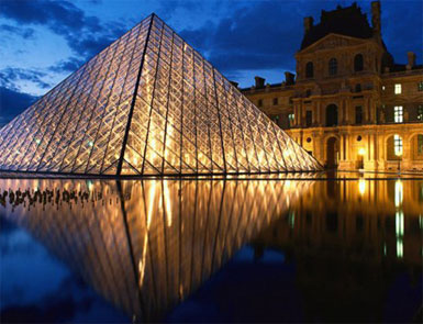 Louvre Müzesi'ni koyunlar bastı...