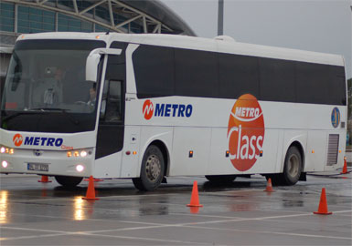 Metro Turizm yol kadrosu, Demir Bükey Akademi’de... 