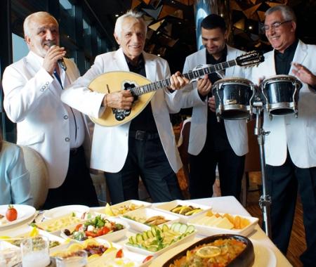 Mey Türk’te Rum Taverna Geceleri