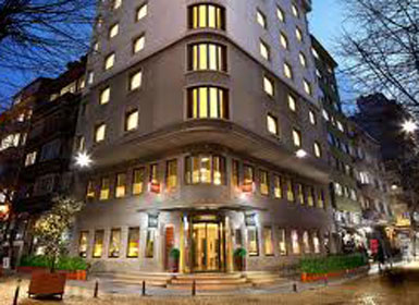 Midtown Hotel’de hafif ve lezzetli yaz…
