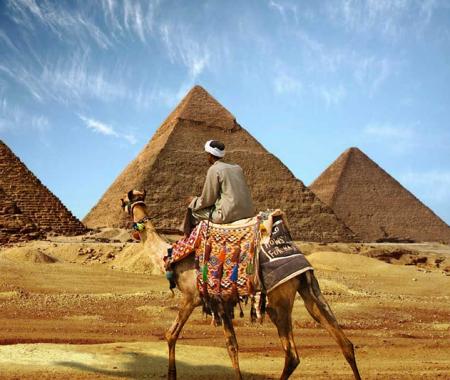 Mısır'ın turizm gelirinde şok düşüş