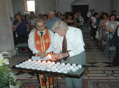 Almanlar'ın dilek mumları yakıldı... 