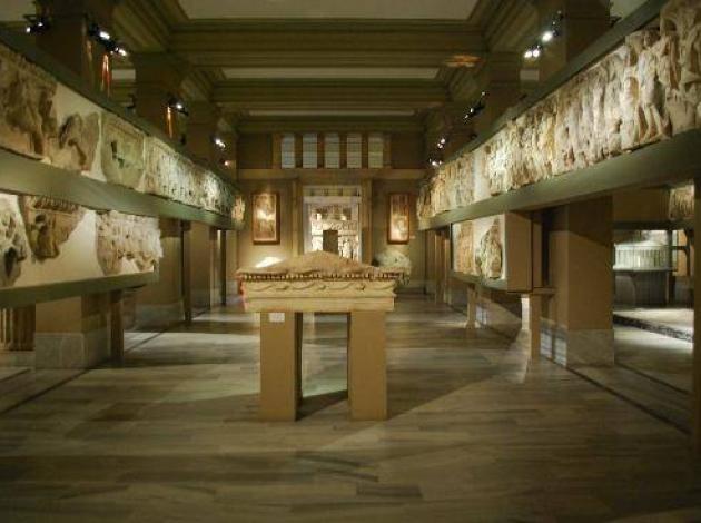 Müze ziyaretlerinde şok düşüş