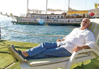 Cem Kınay, 'The Suu' ile Türkiye’ye döndü...