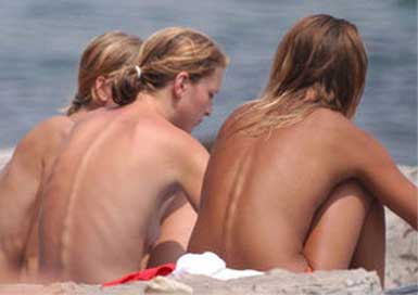 Nudist otel açılıyor, çıplak Türkler sıraya girdi...