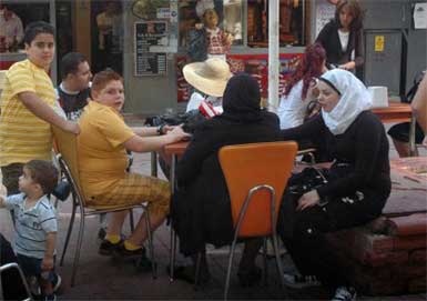 Gaziantep, Suriyeli turistlerin alışveriş cenneti oldu..